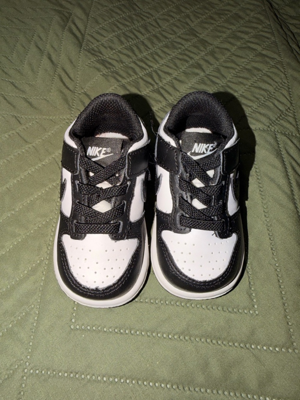 Nike Kids Black and White Low-Top Dunks Sneakers with Hook-and-Loop Strap